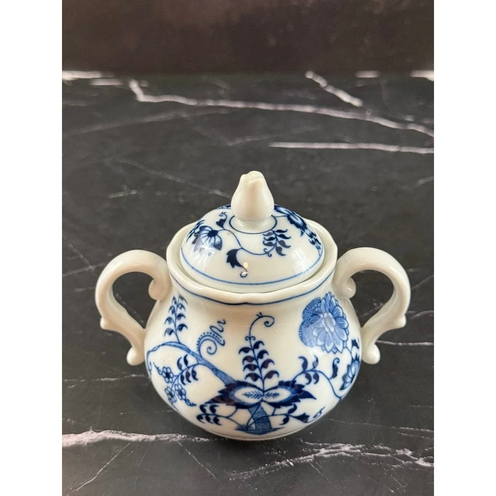 VTG Blue Danube Blue Onion Lidded Mini Sugar Bowl Banner Backstamp 4in